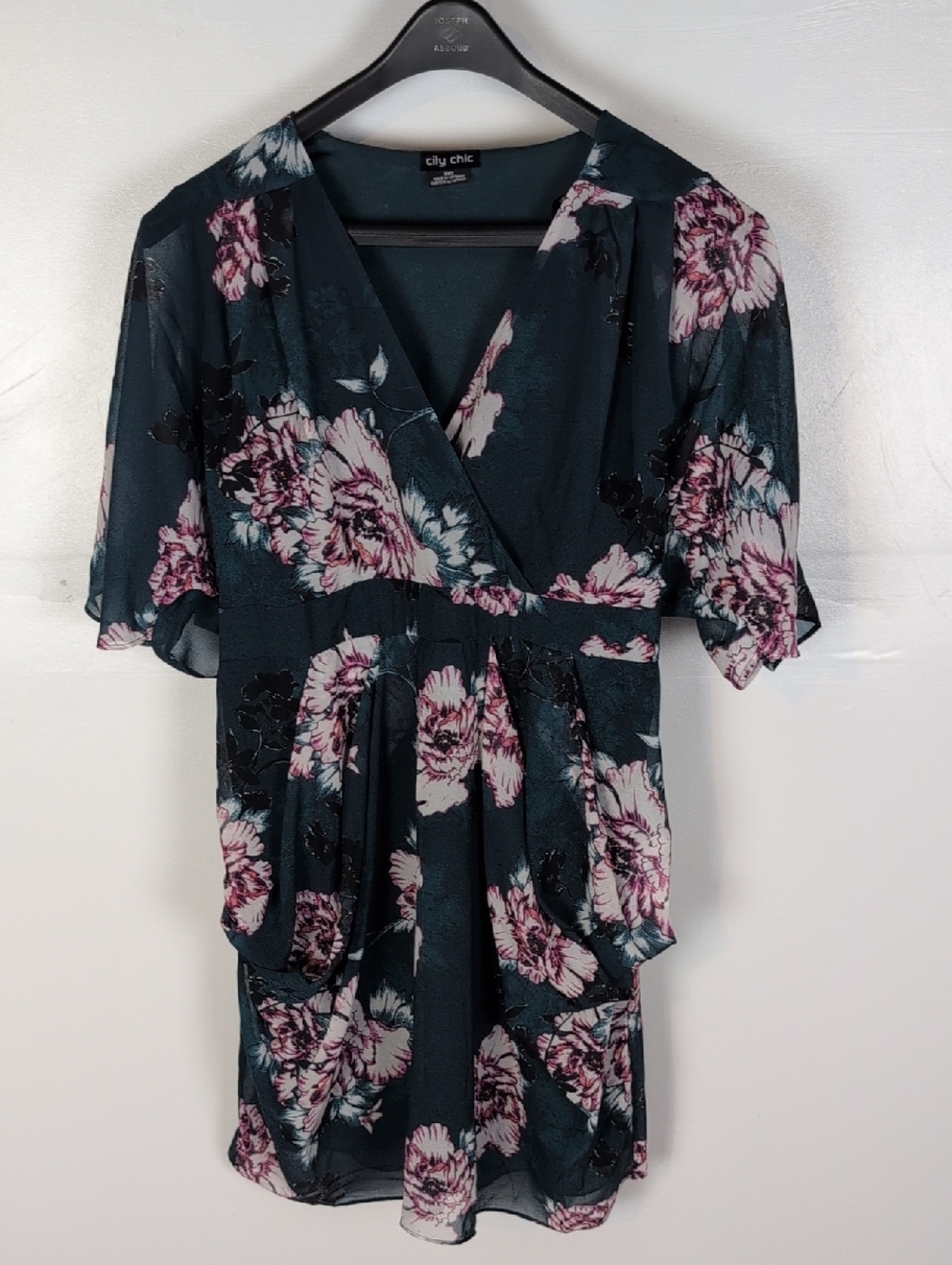 City Chic Knee Length V Neck Dress